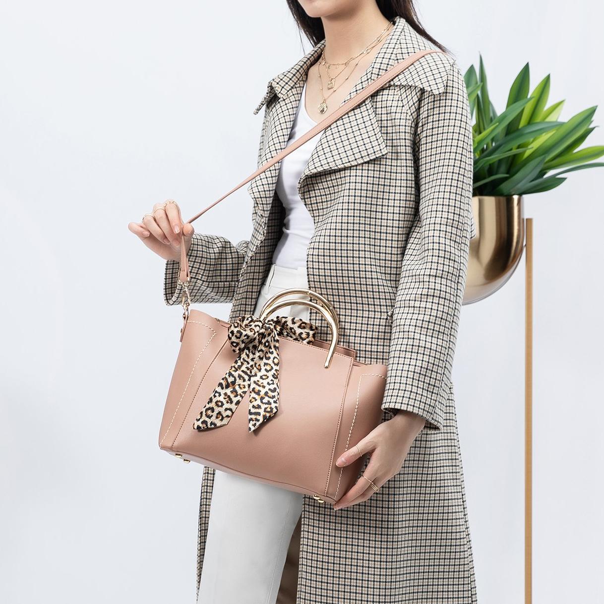 Wild Blush Tote - iBESTEST.com