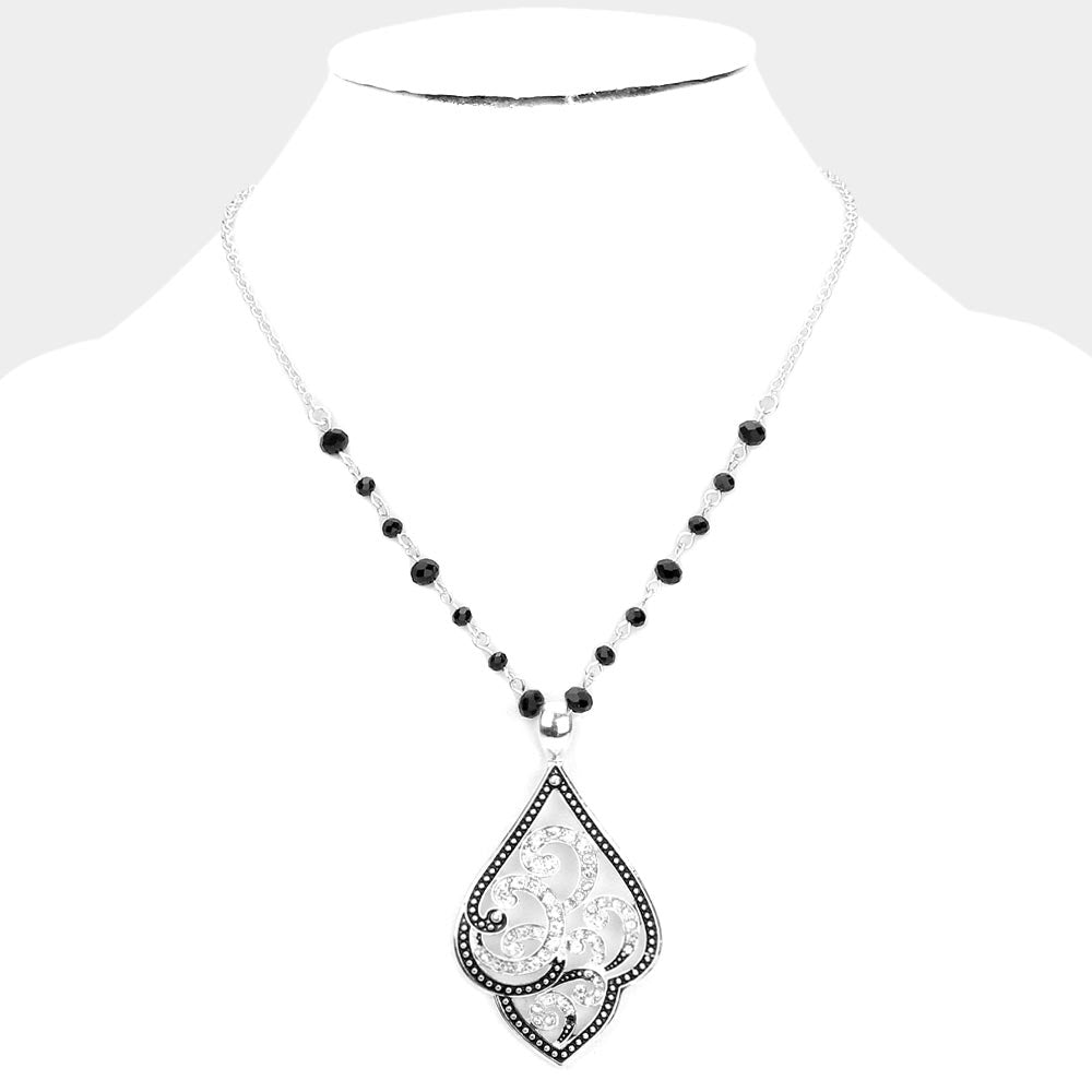 EMBELLISHED METAL PETAL PENDANT NECKLACE